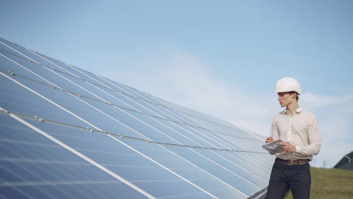 Performance: 12V 100Ah LiFePO4 Battery vs Lead-Acid